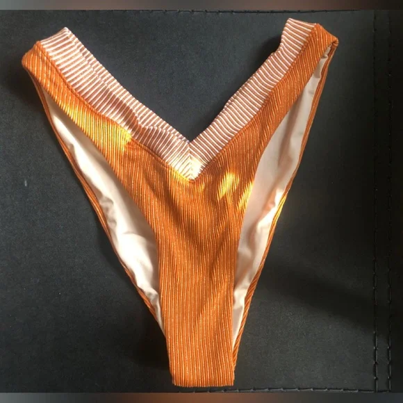 OneOne Swim Bikini - Picture 4 of 6